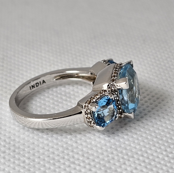 Genuine Swiss Blue Topaz Ring Sterling Silver Size 8! - Picture 7 of 7